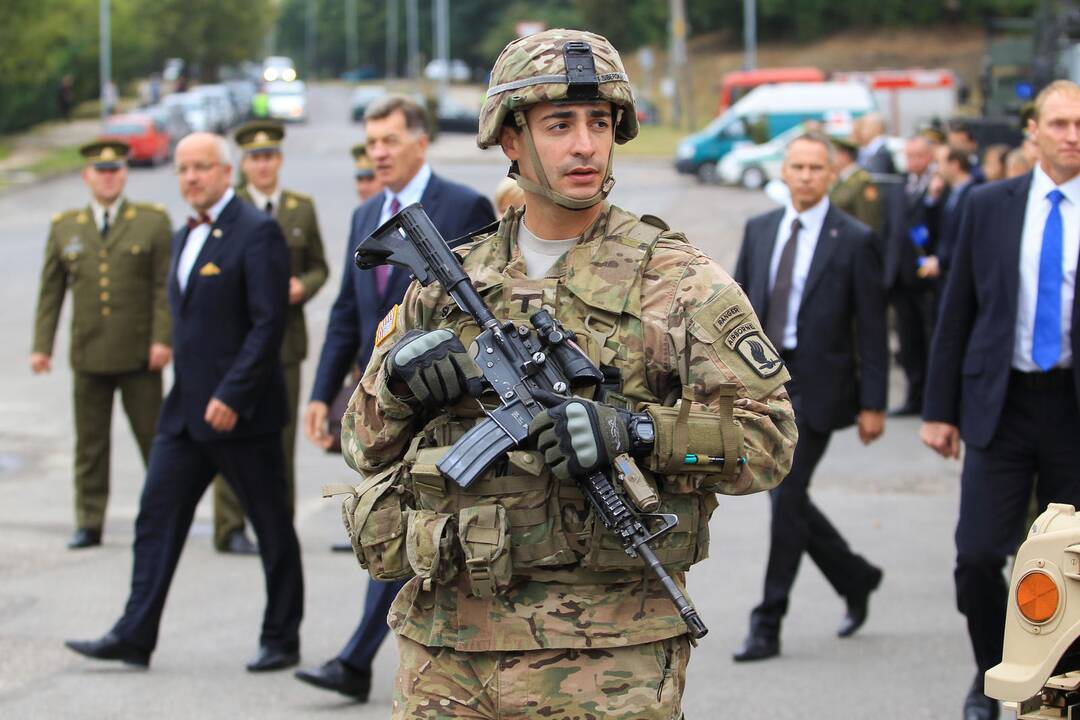 NATO štabo atidarymo ceremonija