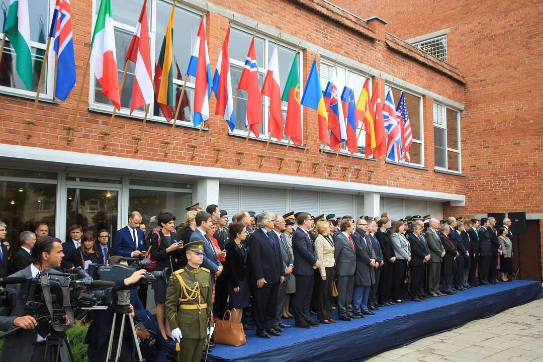 NATO štabo atidarymo ceremonija