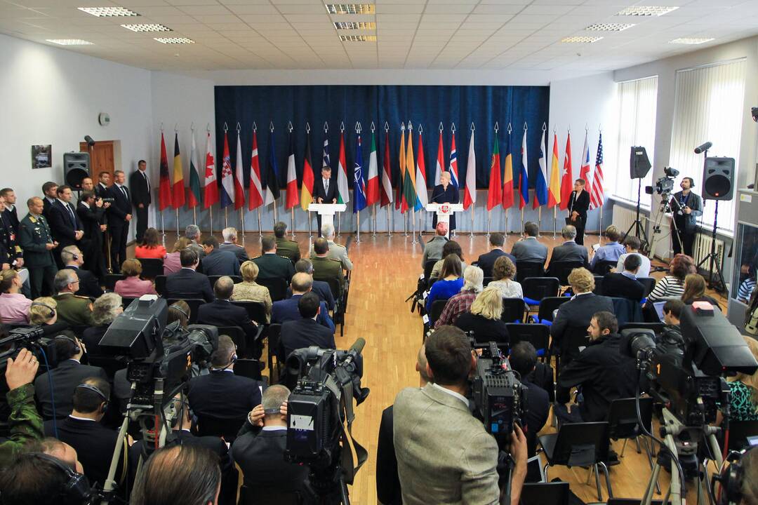 NATO štabo atidarymo ceremonija