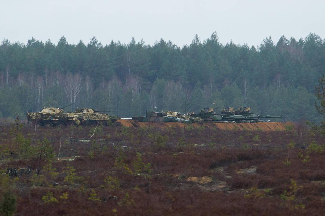 Prezidentė stebėjo NATO pratybas Pabradėje
