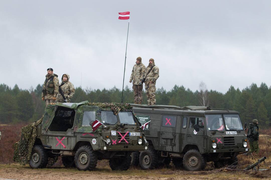 Prezidentė stebėjo NATO pratybas Pabradėje