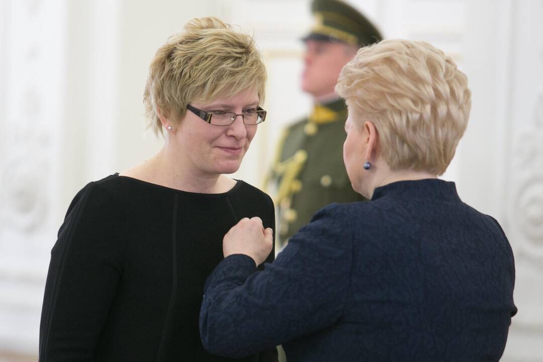 Dalia Grybauskaitė Valstybės atkūrimo dieną apdovanojo esamą ir buvusį premjerą, užsienio reikalų ministrą, buvusį ambasadorių Ukrainoje
