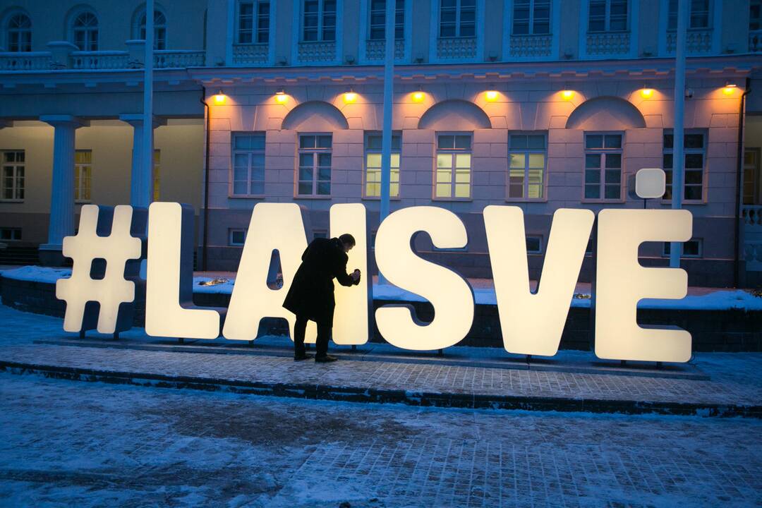 S. Daukanto aikštėje – šviečianti „Laisvė“