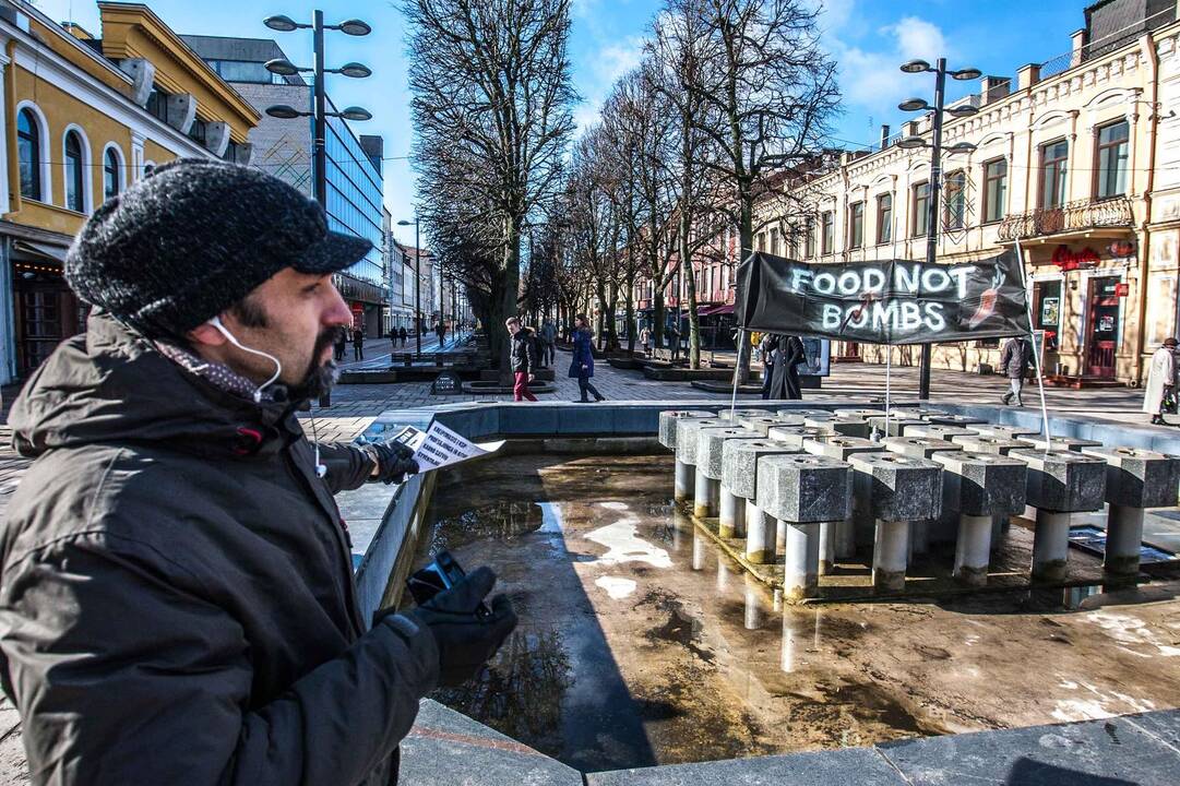 "Food not bombs" akcija 
