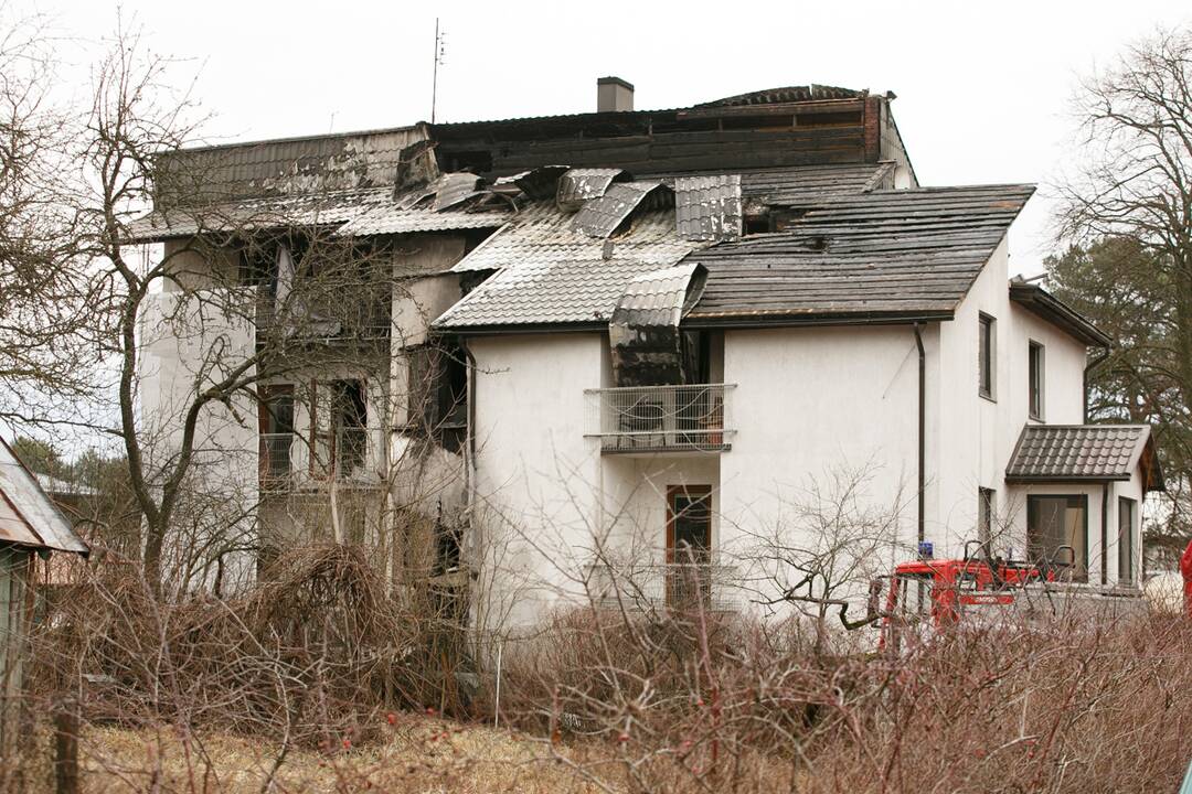 Gaisras Lampėdžiuose