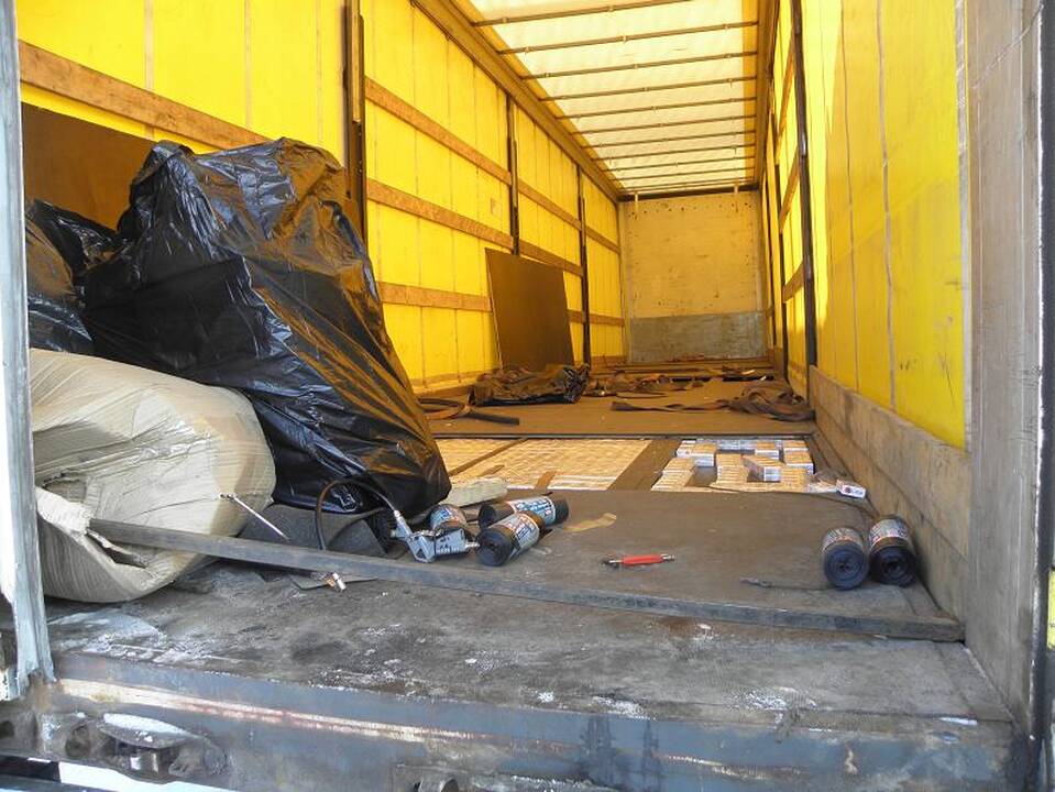 Sulaikyti kontrabandą vilkikais atgabenę lenkai ir jos atvykę lietuviai 