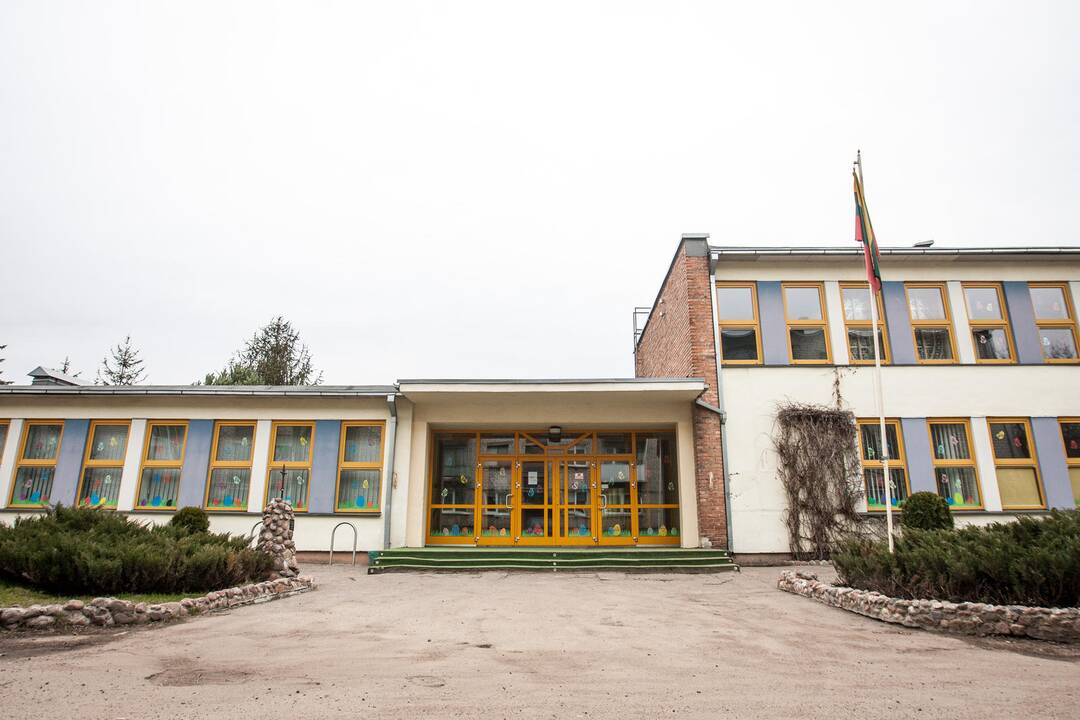 Mokyklos virsta daugiafunkciais centrais