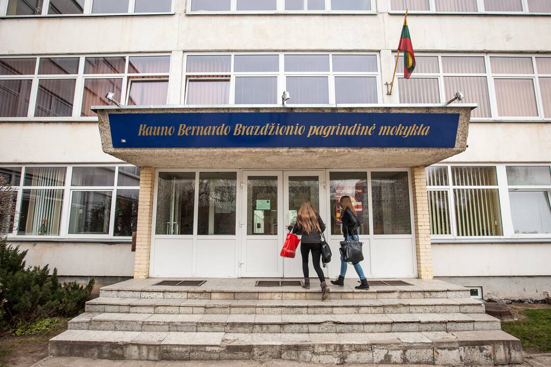 Mokyklos virsta daugiafunkciais centrais