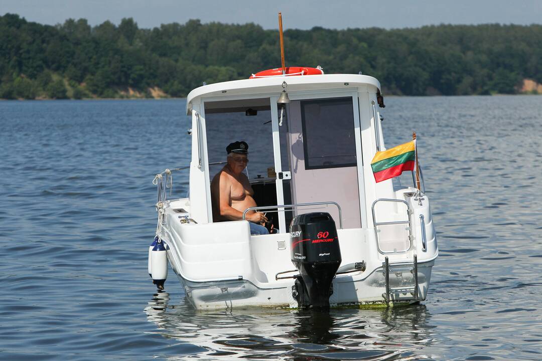 Apgaulinga Kauno marių ramybė