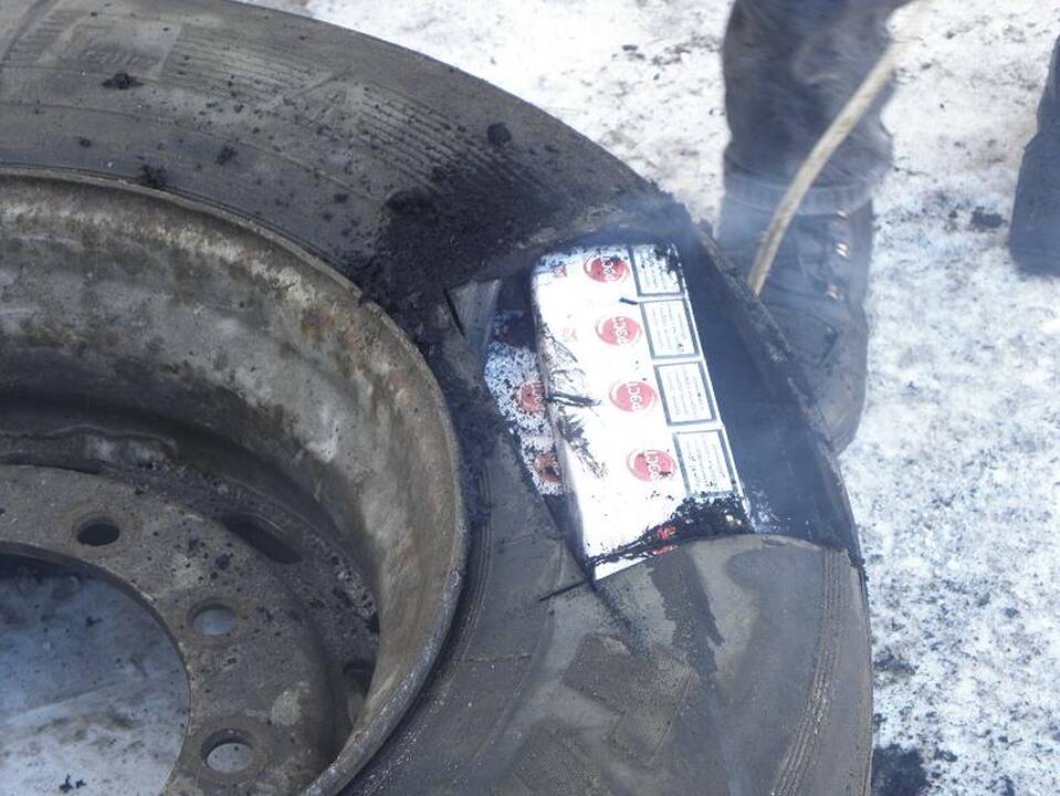Sulaikyti kontrabandą vilkikais atgabenę lenkai ir jos atvykę lietuviai 