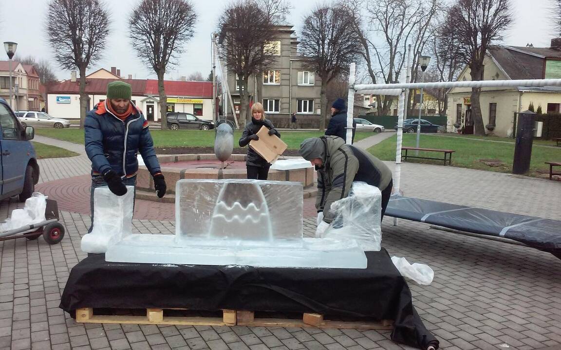 Skulptoriaus M. Tendziagolskio lediniai angelo sparnai