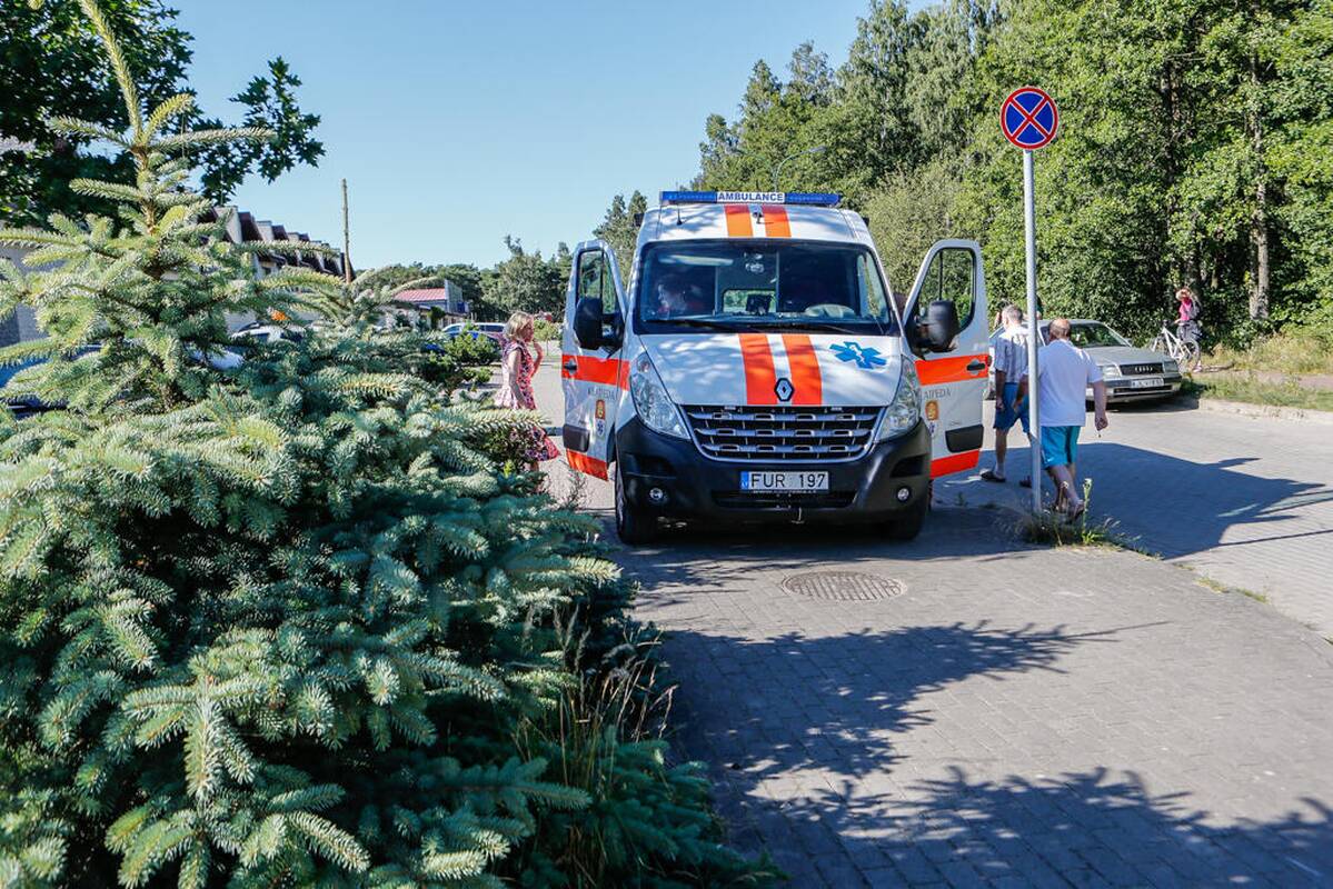 Melnragėje užsidegė terasa