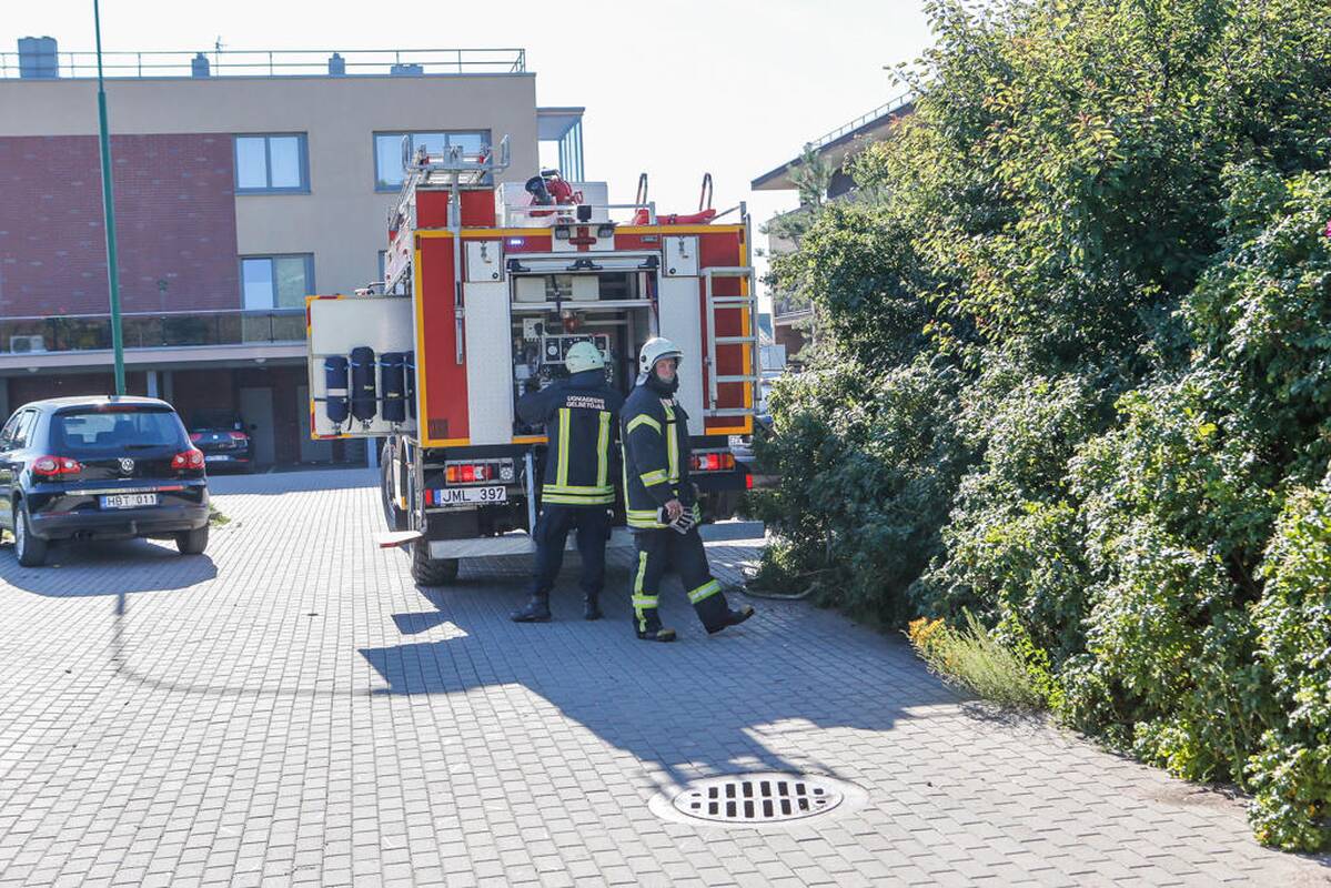 Melnragėje užsidegė terasa