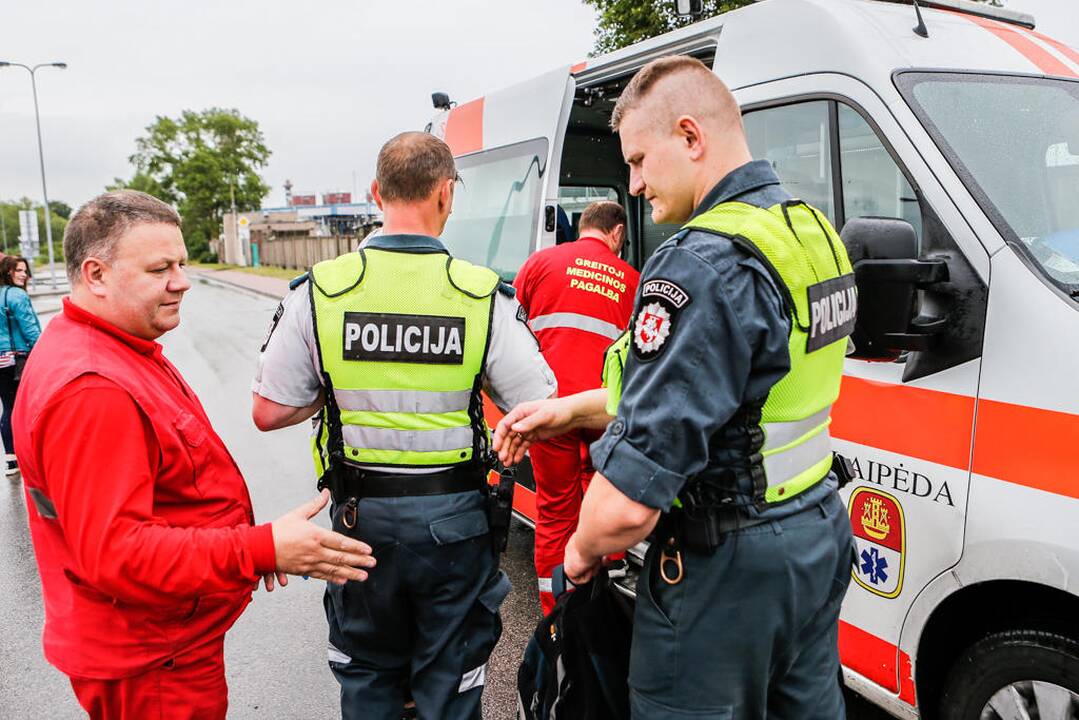 Gelbėtojai nukėlė nuo molo vaikiną