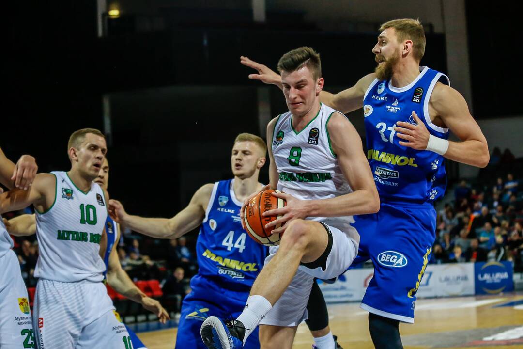 LKL: "Neptūnas" - "Dzūkija" 70:68