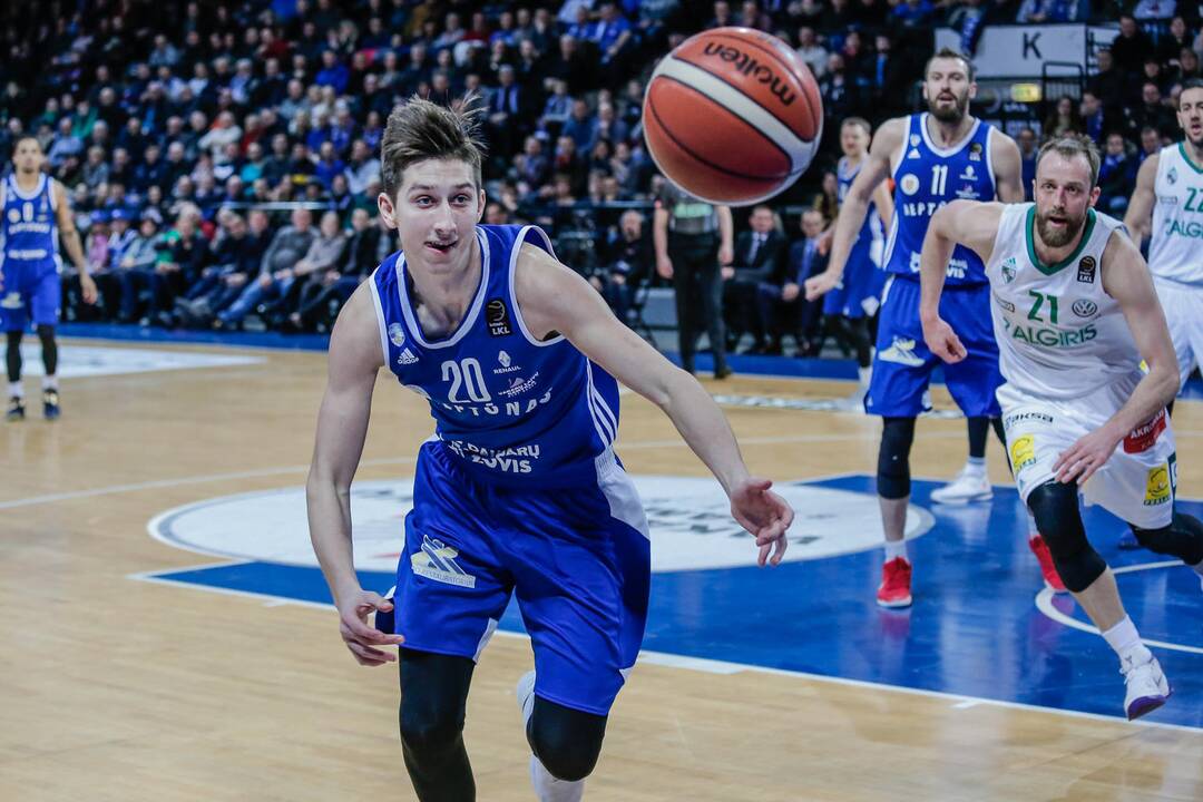 "Neptūnas" - "Žalgiris" 75:83