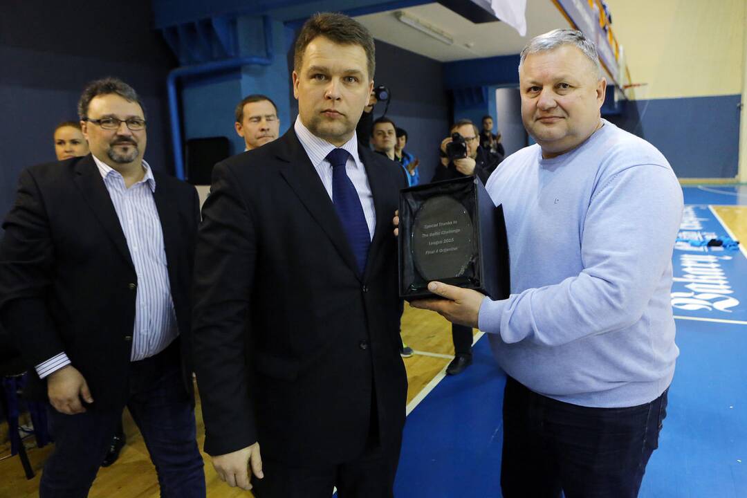 Klaipėdos "Dragūnas" iškovojo Baltijos rankinio lygos Iššūkio taurę