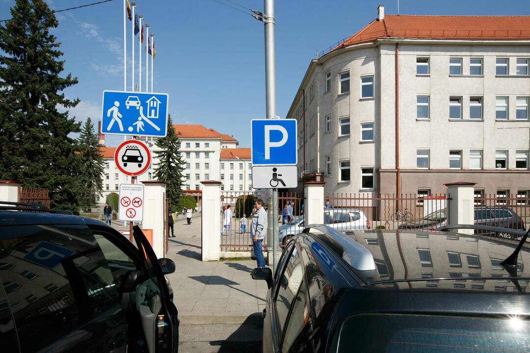 Neįgaliųjų parkavimo vietos