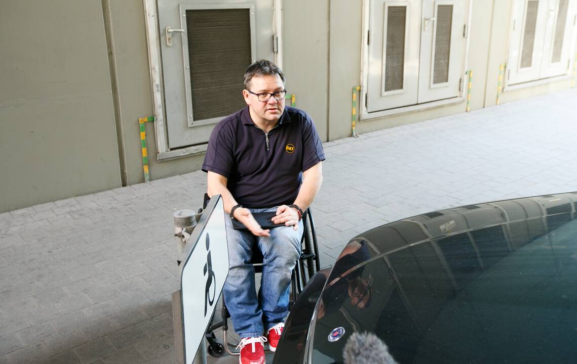 Neįgaliųjų parkavimo vietos