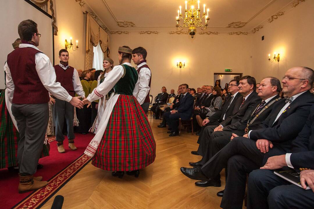 Raudondvaryje pagerbti Kauno rajono šviesuoliai 