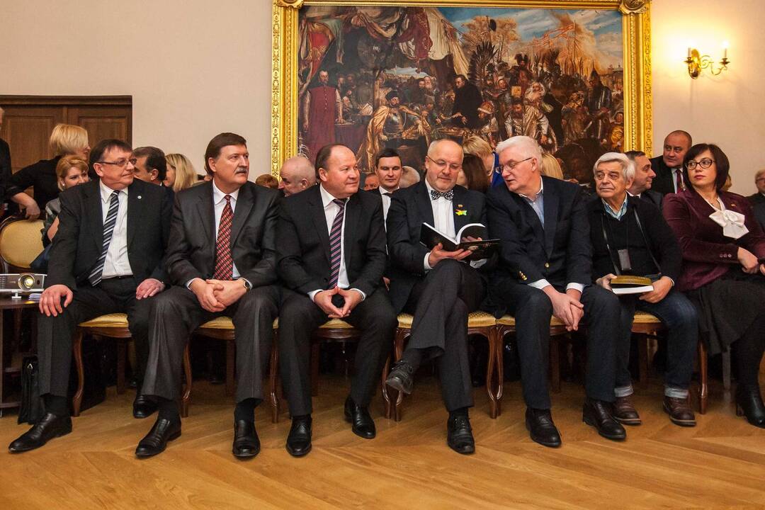 Raudondvaryje pagerbti Kauno rajono šviesuoliai 