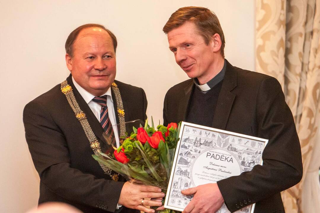 Raudondvaryje pagerbti Kauno rajono šviesuoliai 