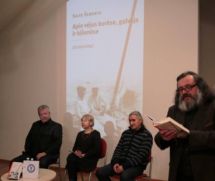 Kūrinys: knyga „Apie vėjus burėse, galvoje ir kišenėse“ – įdomus žinomo klaipėdiečio Salio Šemerio požiūris į epochos pokyčius.