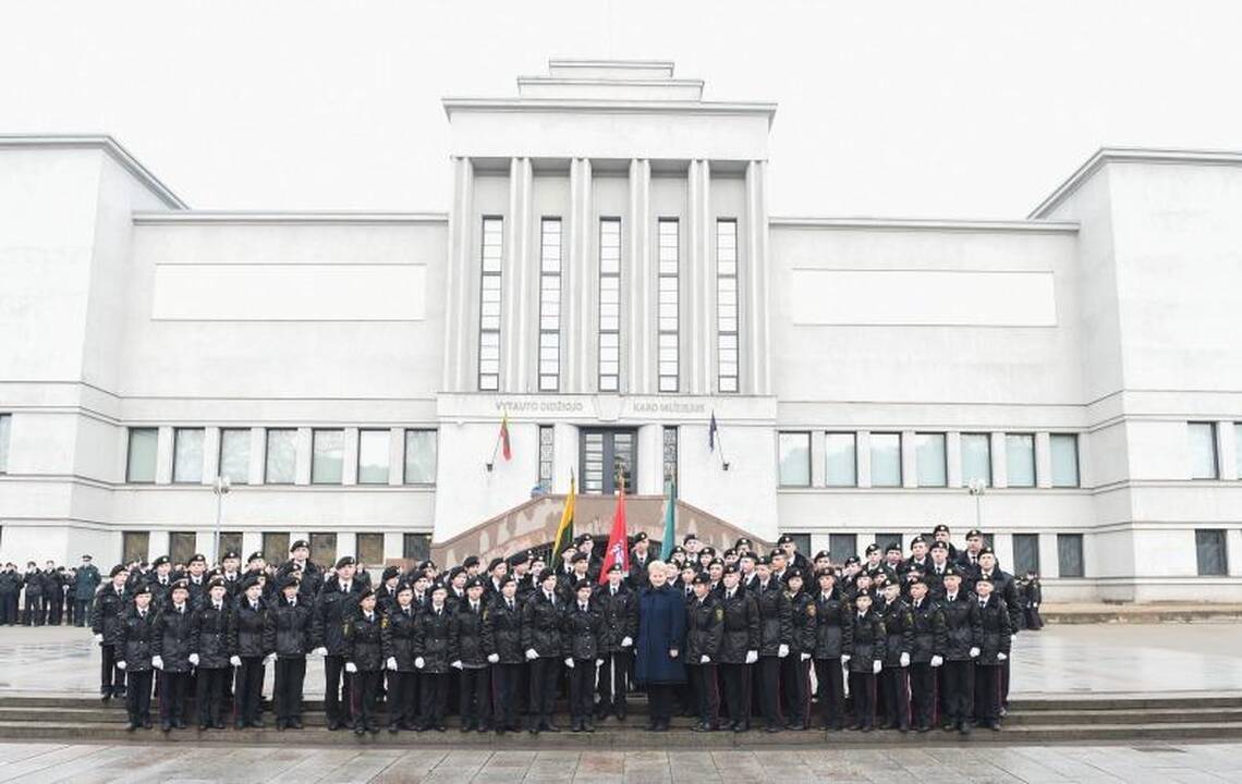 Prezidentė priėmė kadetų priesaikas