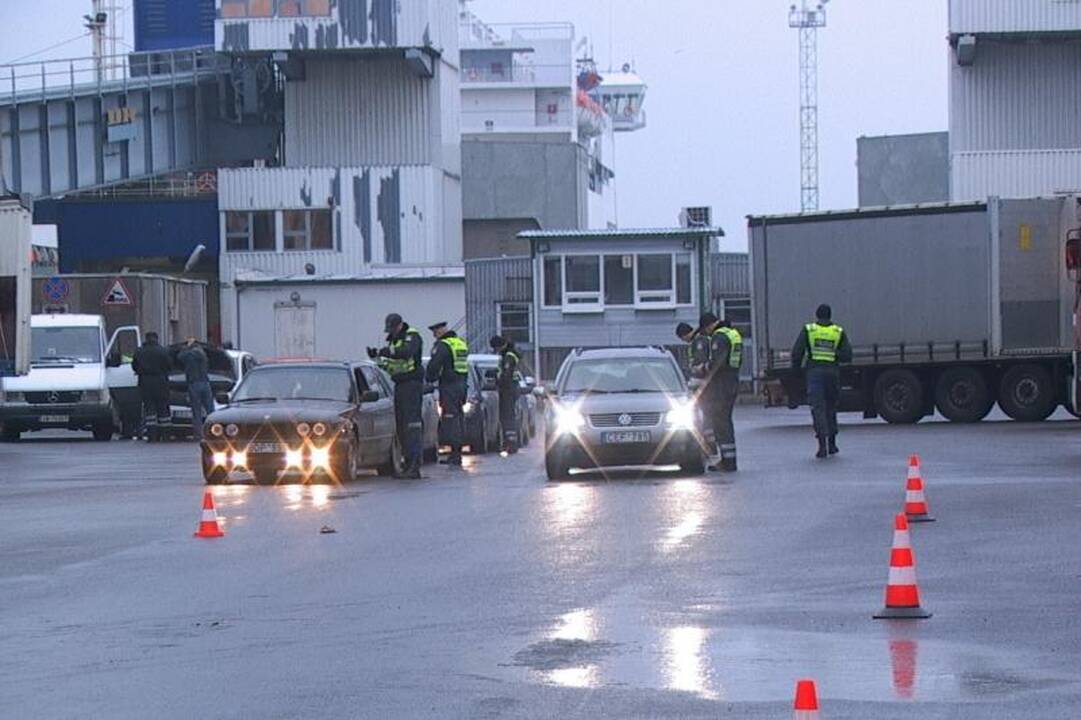 Tarptautinėje perkėloje – policijos reidas  