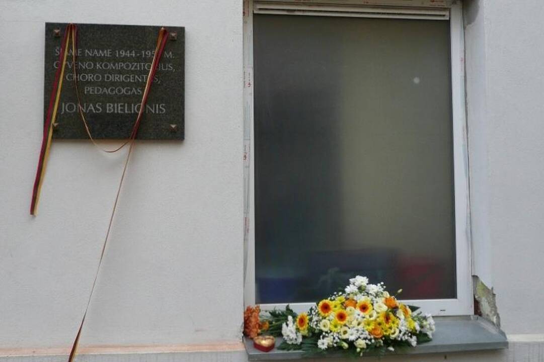 Atidengta atminimo lenta kompozitoriui ir pedagogui J.Bielioniui