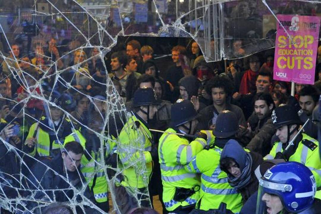 Britanijos studentai rengiasi naujoms demonstracijoms