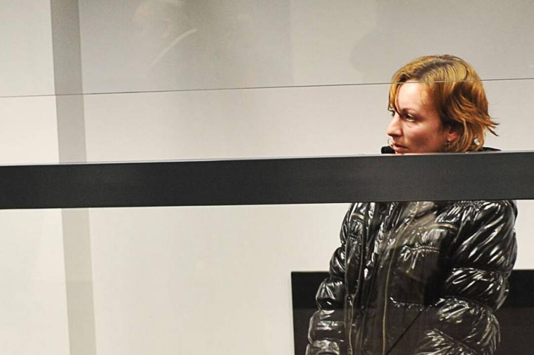Mamą mirtinai subadė peiliu už priekaištus