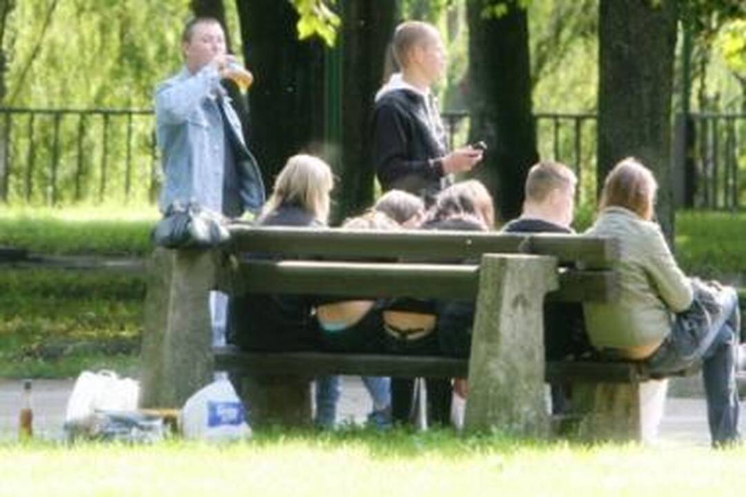 V.Navickas: 50 litų bauda už gėrimą viešoje vietoje - per maža