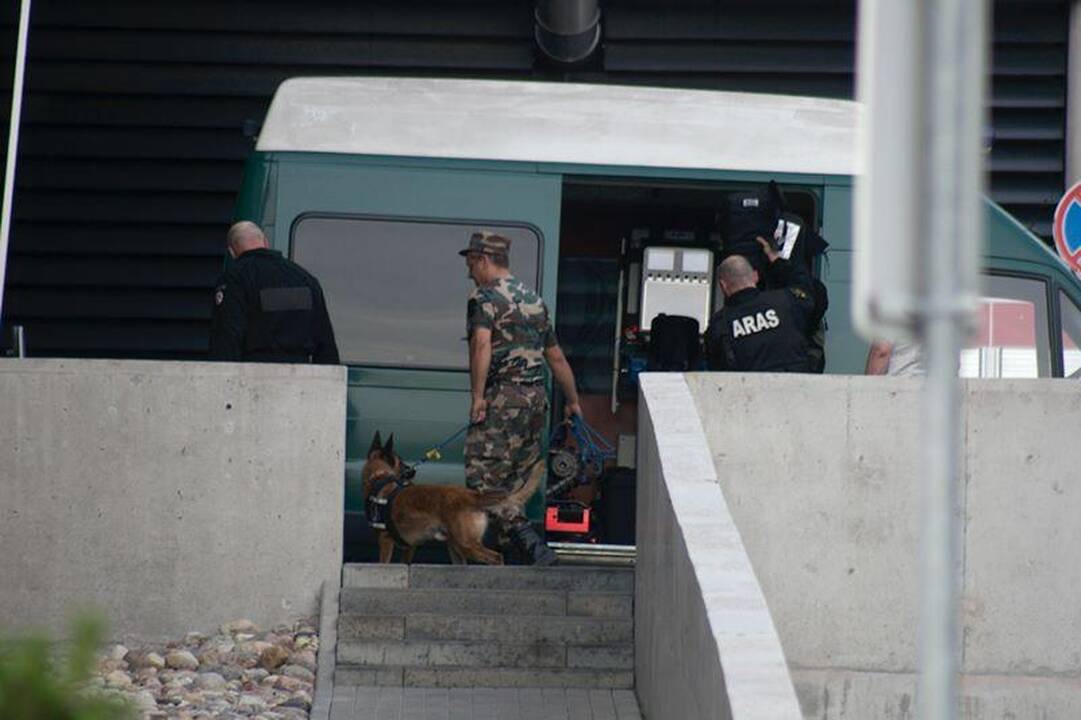 „Swedbank“ aikštelėje – bombos imitacija (atnaujinta)