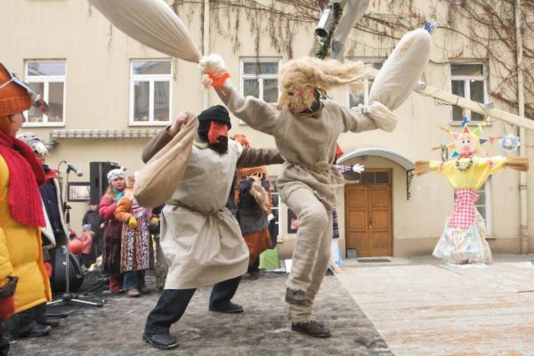 Verkių ir Lazdynų seniūnijose – triukšmingos žiemos išlydėtuvės