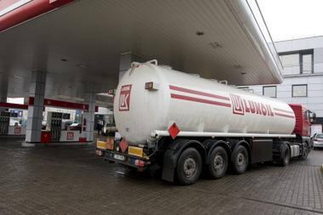 Lukoil per Jonines žada nuolaidas degalams 
