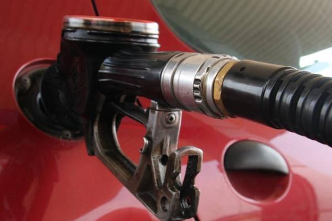 Benzinas Lietuvoje brangsta dėl padėties Čilėje?