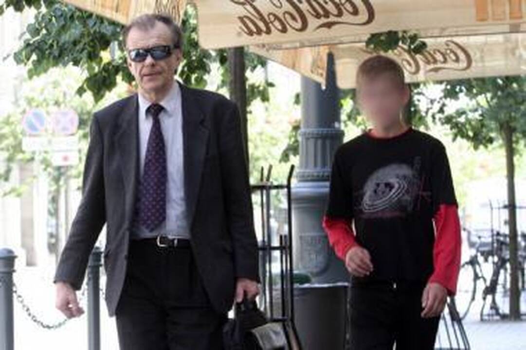 E.Čekanavičių iš teismo išlydėjo mažametis berniukas