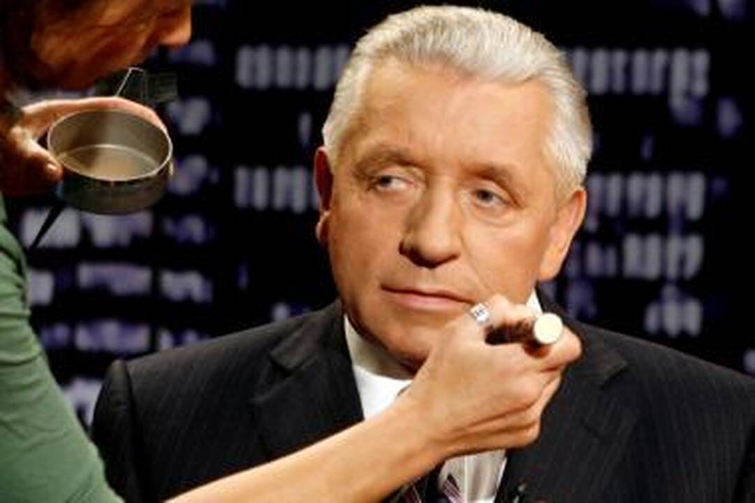 Už seksualinį priekabiavimą nuteistas buvęs Lenkijos vicepremjeras