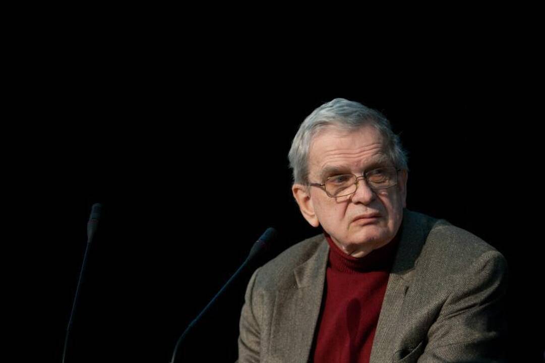 Prezidentė ir Seimo pirmininkė pasveikino T.Venclovą