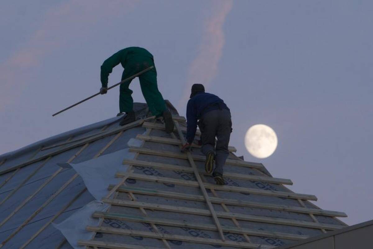 Klaipėdoje gelbėtojai vadavo nuo stogo negalinčius nulipti paauglius