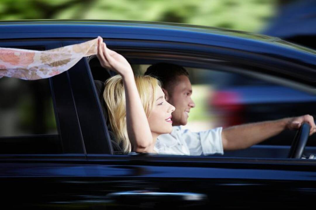Kaip apsisaugoti nuo karščio automobilyje?