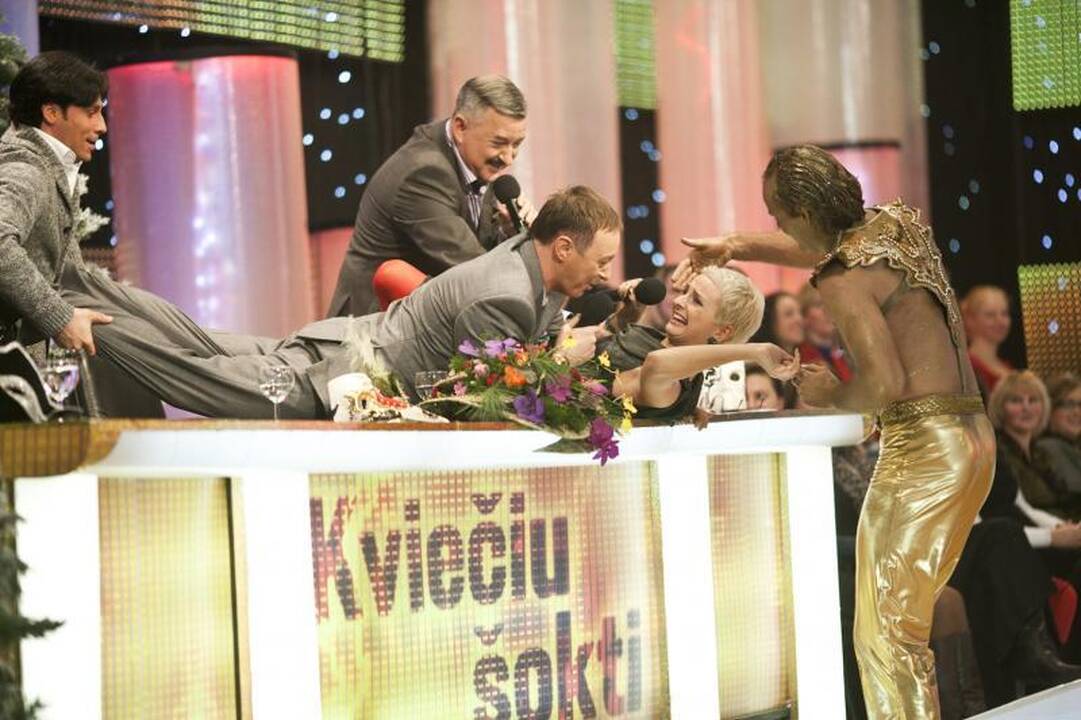 Stalo skandalas: I.Šimukauskienę užpuolė „trys galvijai“