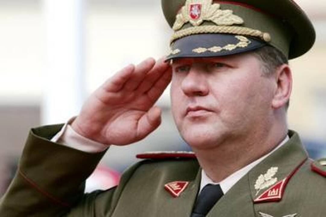 Naują kariuomenės vadą pasirinks D.Grybauskaitė