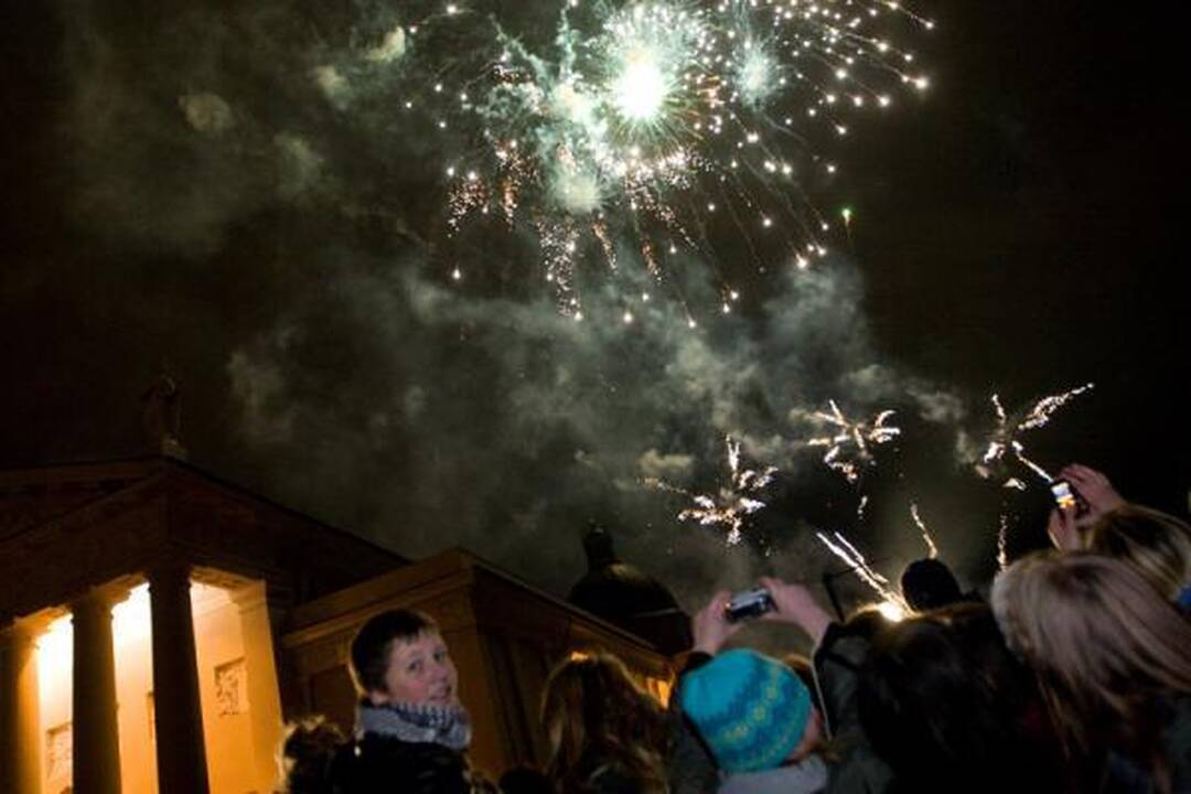 Vilniuje įžiebta nacionalinė Kalėdų eglė (foto)