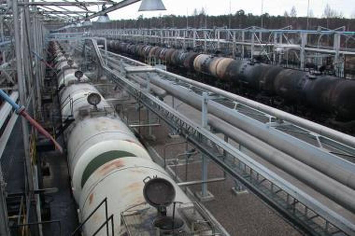 Naftos kainos vėl kopia aukštyn