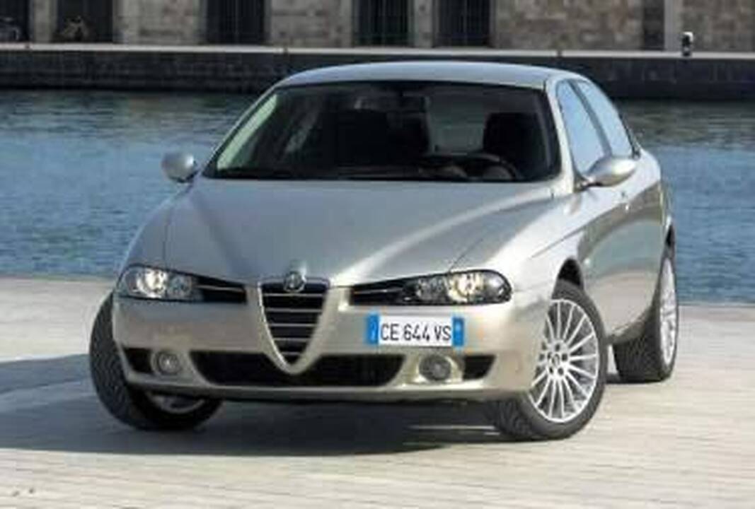 Kokie automobiliai labiausiai genda?