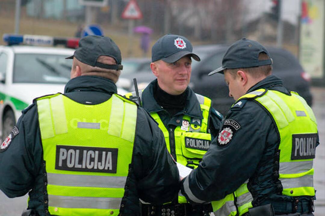 Girtas vairuotojas perėjoje partrenkė vaiką