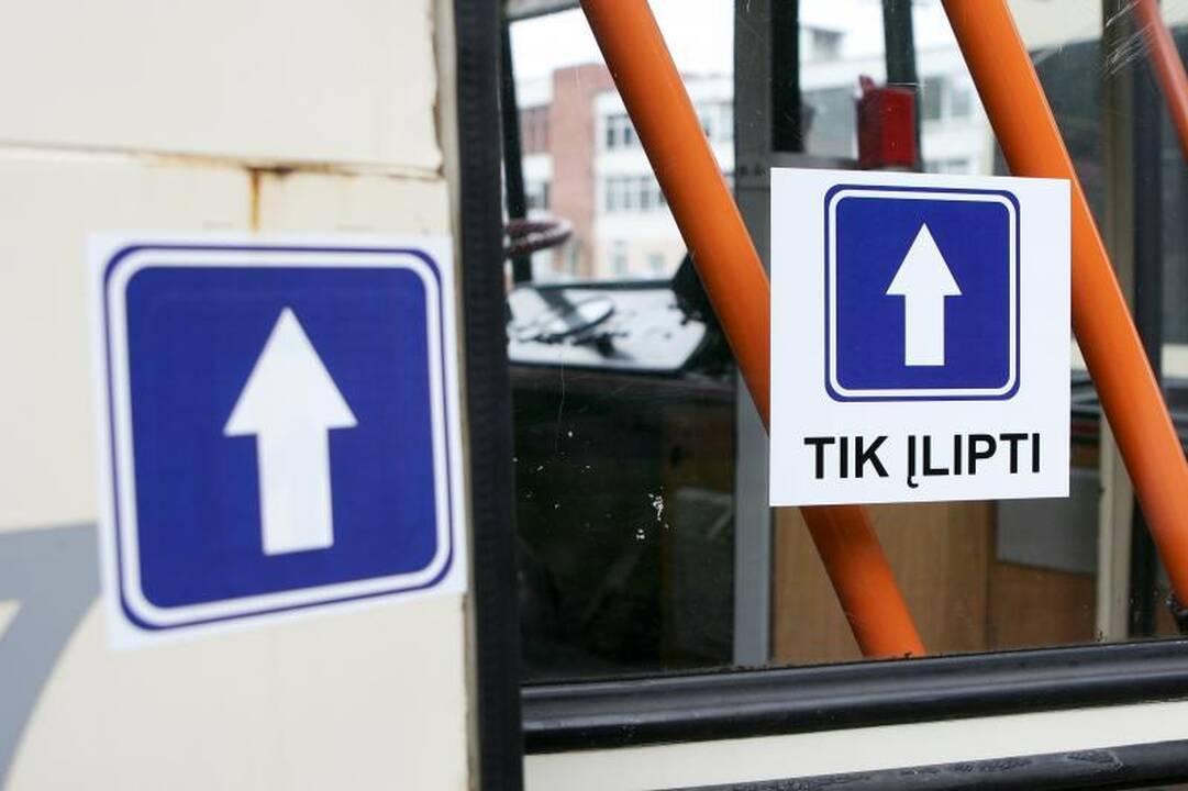 Į viešąjį transportą nuo rugpjūčio Vilniuje - pro visas duris