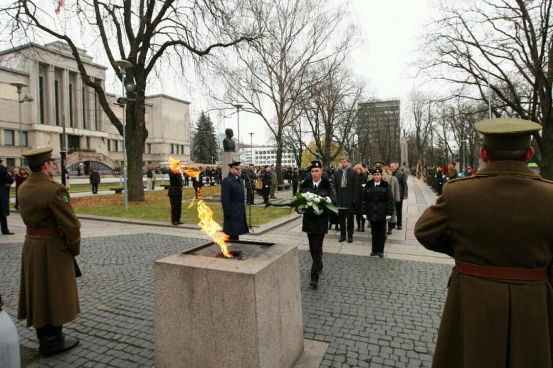 Kariuomenės dienos proga Kaune aidėjo salvės